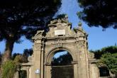 Portale Due Santi